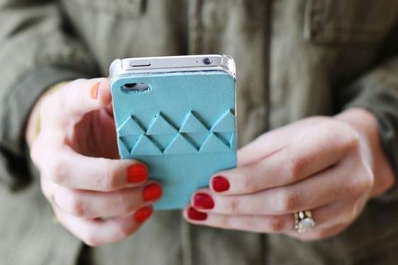 09-DIY-Phone-Cases-You-Can-Make
