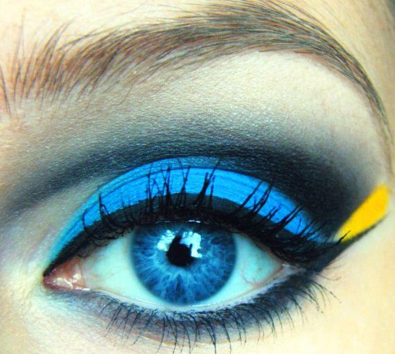 09-Deep-Blue-Inspired-Eye-Makeup