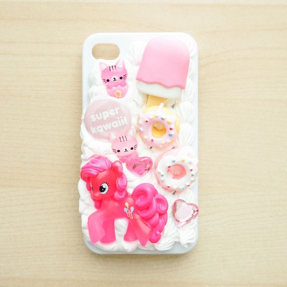 22-DIY-Phone-Cases-You-Can-Make