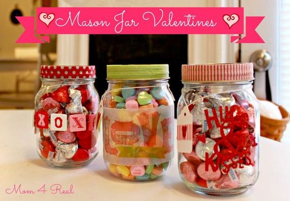 23-DIY-Valentine-Gifts-in-a-Jar