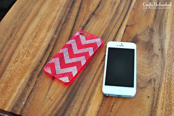 27-DIY-Phone-Cases-You-Can-Make