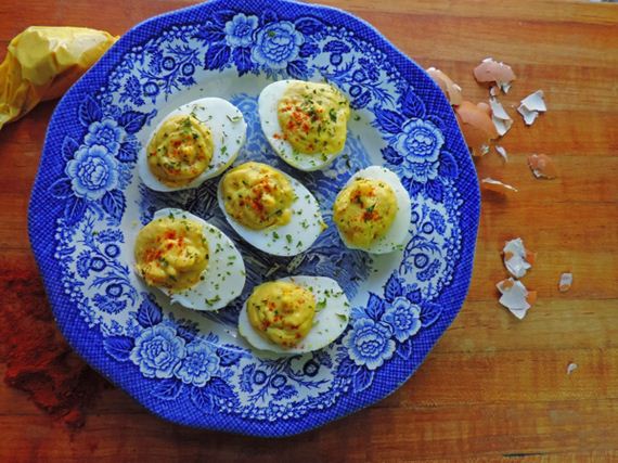 01-Ways-to-eat-hard-boiled-eggs