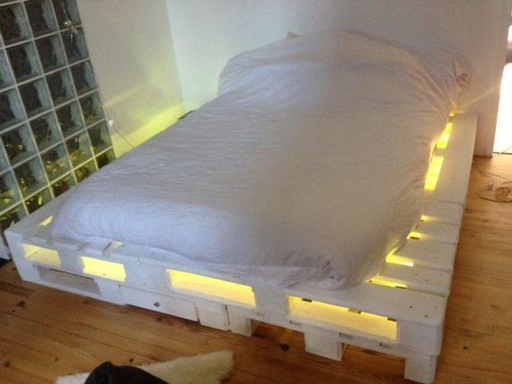 02-Best-DIY-Pallet-Bed-Projects