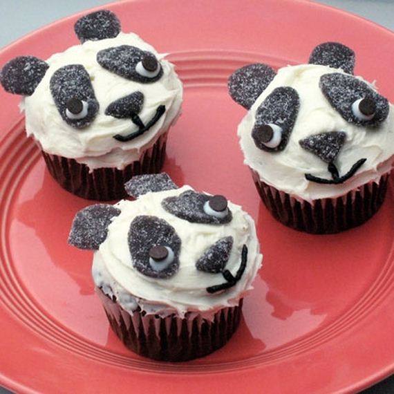 04-Panda-Cupcakes