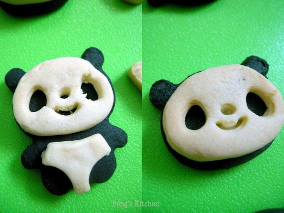 08-Panda-Cupcakes