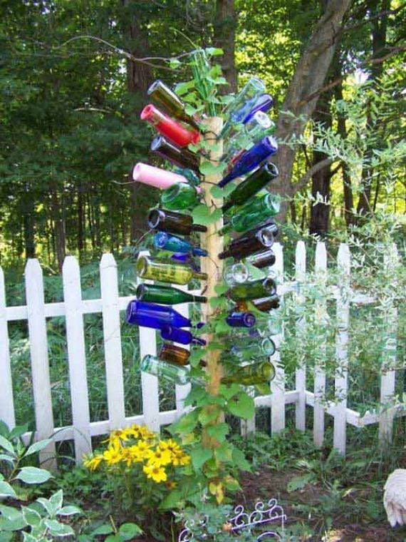 11-Bottle-Outdoor-Decorating-Ideas
