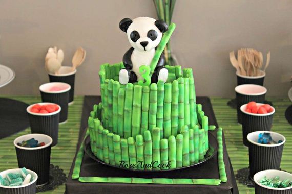 11-Panda-Cupcakes
