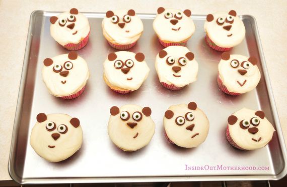 13-Panda-Cupcakes