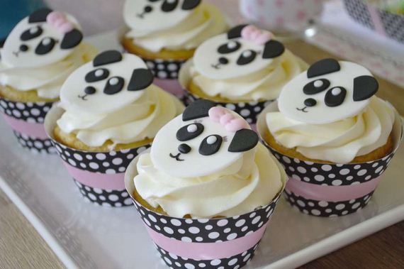 18-Panda-Cupcakes