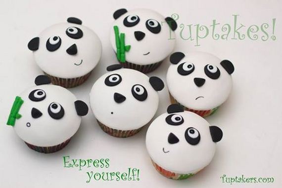 25-Panda-Cupcakes