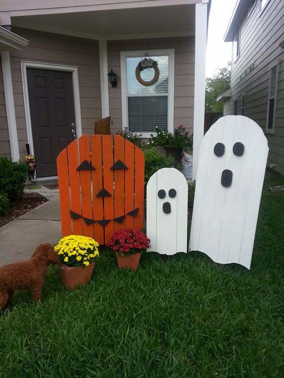 07-halloween-decorations-made-out-of-recycled-wood