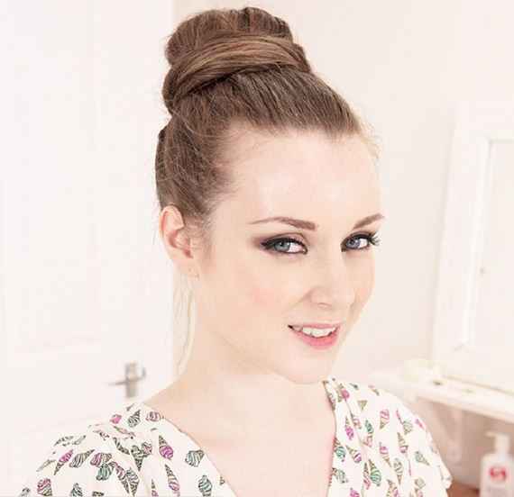 01-Quick-And-Easy-Hair-Buns