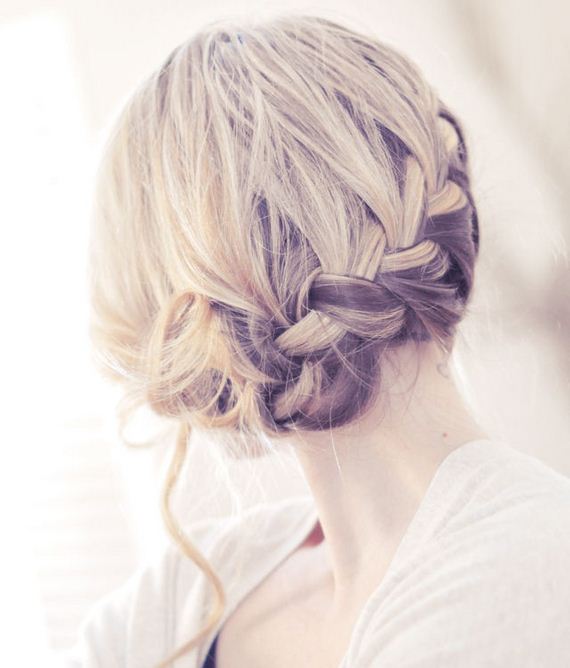 14-Quick-And-Easy-Hair-Buns