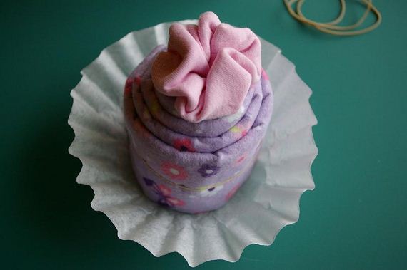 24-Stunning-Diaper-Cakes