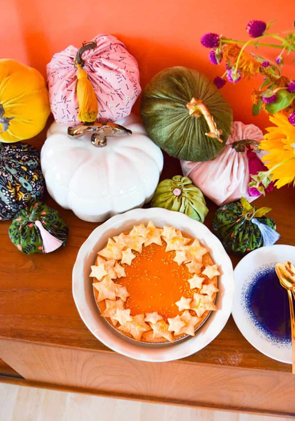 20 DIY Thanksgiving Decor Ideas To Brighten Your Home - DIYCraftsGuru